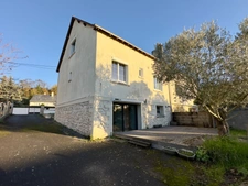 SAUMUR, Proche Nantilly, Maison 3 chambres + bureau de 115m² avec jardin et garage.