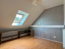 SAUMUR, Near Nantilly, 4 bedroom house of 115m² with garden and garage.