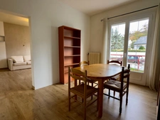 SAUMUR, Proche Nantilly, Maison 4 chambres de 115m² avec jardin et garage.