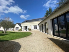 VARENNES SUR LOIRE, Longère rénovée de 134m² habitables / 151m² utiles avec garage et jardin