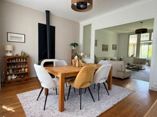 SAUMUR CENTRE, Art Deco style townhouse of 205m² with garage on a 600m² enclosed garden with trees 