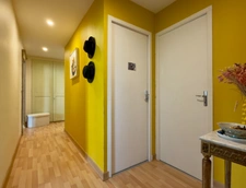 SAUMUR City Centre, facing the Loire River. Renovated 2-bedroom apartment with attic and cellar