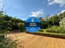 SAUMUR, Quartier Gare - Université, Appartement T2 avec stationnement, terrasse et jardin privatif de 130m²