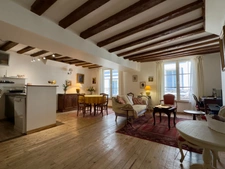 SAUMUR CITY CENTRE, 4-bedroom duplex apartment of 95m²