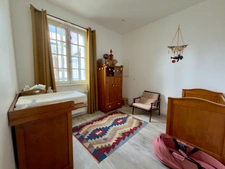 RARE FIND IN SAUMUR CITY CENTRE, 100m² apartment facing the Loire River in a remarkable building