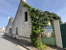 Varrains, Maison tuffeau de 130m² sur 2 niveaux à rénover intégralement.