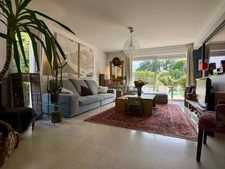 BAGNEUX, Maison familiale 4 chambres sur jardin arboré-clos avec terrasses et piscine chauffée.