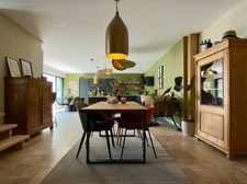 SAUMUR AGGLO, Bagneux. Renovated tuffeau house of 142m2 with terrace and enclosed landscaped garden.