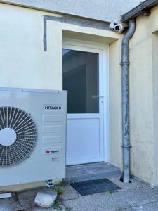 VIVY à 3 Km du Centre-bourg, Maison rénovée sur sous-sol aménagé de 160m² habitables avec garage et jardin