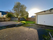 SAUMUR, Proche Nantilly, Maison 3 chambres + bureau de 115m² avec jardin et garage.