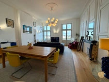 RARE FIND IN SAUMUR CITY CENTRE, 100m² apartment facing the Loire River in a remarkable building