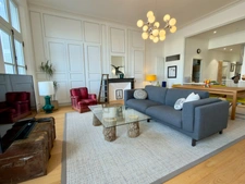 RARE FIND IN SAUMUR CITY CENTRE, 100m² apartment facing the Loire River in a remarkable building