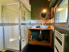 BAGNEUX, Maison familiale 4 chambres sur jardin arboré-clos avec terrasses et piscine chauffée.
