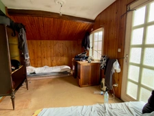 LES ROSIERS SUR LOIRE, Maison en pierre à rénover de 84m²/120m² développables avec dépendances et jardin.
