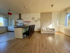 SAUMUR, Near Nantilly, 4 bedroom house of 115m² with garden and garage.