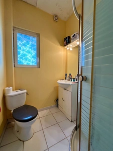 SAUMUR, Quartier Gare - Université, Appartement T2 avec stationnement, terrasse et jardin privatif de 130m²