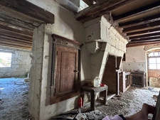 Varrains, Maison tuffeau de 130m² sur 2 niveaux à rénover intégralement.