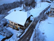 2-bedroom house (82m²) with a 300m² barn to renovate