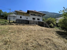 2-bedroom house (82m²) with a 300m² barn to renovate