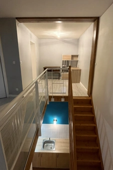 Immeuble rénové composé de 2 appartements avec terrasses et jardin