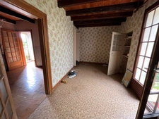 A saisir! Maison de village avec grand garage indépendant neuf !