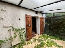A saisir! Maison de village avec grand garage indépendant neuf !