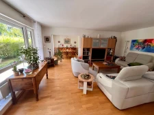 Appartement de standing avec terrasse et jardin