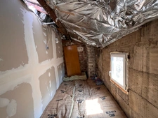 Maison de ville avec cour intimiste et petite dépendance