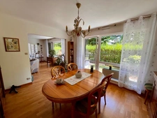 Appartement de standing avec terrasse et jardin