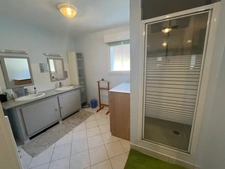 Rare à la vente: pavillon de plain-pied avec garage !