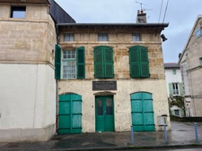 Maison historique à rénover au coeur du centre-ville