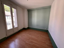Maison de ville avec cour intimiste et petite dépendance