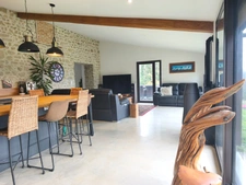  Propriété d’exception de 28 ha avec étang, gîtes et installation equestre privée à CEYROUX (23) 766500€ FAI