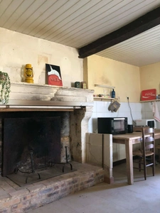  Fermette en pierre 450 m2 avec 3 ha MAREUIL (24)  124 700€ FAI