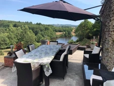  Propriété d’exception de 28 ha avec étang, gîtes et installation equestre privée à CEYROUX (23) 766500€ FAI