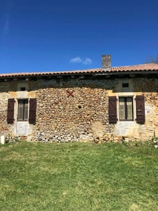  Fermette en pierre 450 m2 avec 3 ha MAREUIL (24)  124 700€ FAI