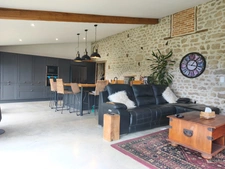  Propriété d’exception de 28 ha avec étang, gîtes et installation equestre privée à CEYROUX (23) 766500€ FAI