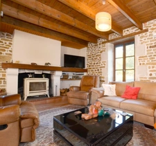 Belle maison charentaise 161 m2 sur 1ha7 de terrain- Le BOUCHAGE(16) 286200€ FAI