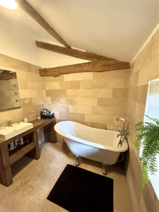 ✨ Maison d'exception 200m2+ gites 130 m2, installation equestre sur 5ha3 aux portes de Confolens (16) 695000€