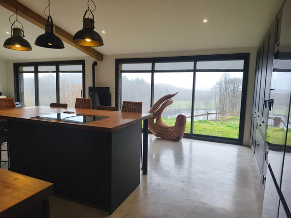  Propriété d’exception de 28 ha avec étang, gîtes et installation equestre privée à CEYROUX (23) 766500€ FAI
