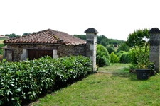 Maison de village 185 m2 avec jardin CHERVES CHATELARS (16) 154500 € FAI