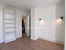 T3/T4 rénové 67 m² Bourg-L’Évêque Dernier étage, balcon S-O, cave, parking résident