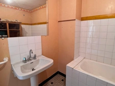 Grand appartement traversant 4 chambres, proche métro Gros Chêne et commerces