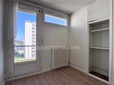 T3/T4 rénové 67 m² Bourg-L’Évêque Dernier étage, balcon S-O, cave, parking résident