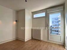 T3/T4 rénové Bourg-L’Évêque Dernier étage, balcon S-O, cave, parking résident