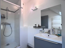 T2 lumineux dernier étage avec balcon + parking sécurisé (libre de suite)