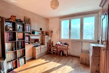 Grand appartement traversant 4 chambres, proche métro Gros Chêne et commerces