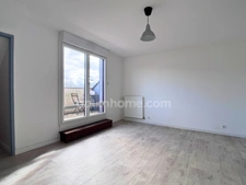 T2 lumineux dernier étage avec balcon + parking sécurisé (libre de suite)