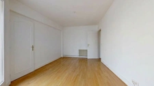 T2 lumineux avec balcon – Paris 13e, Quartier Maison Blanche