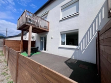ARGELES GAZOST Appartement T3 traversant rénové avec grande terrasse, parking et cave